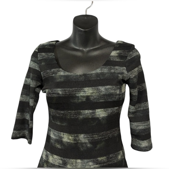 Le Château, Striped Knee-Length Dress, XXS, Black, Gray - Picture 3 of 9